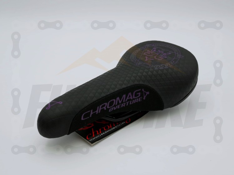 Siodło Chromag Overture,kolor fioletowy widok od po skosie