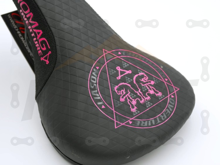 Siodło Chromag Overture,kolor rożowy przybliżenie na grafikę