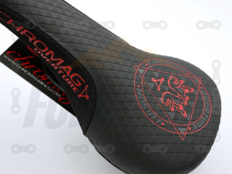 Siodło Chromag Overture,kolor czerwony przybliżenie na grafikę