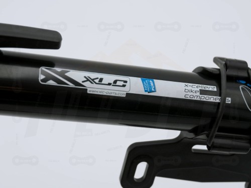 Pompka do opon XLC Mini Pump zbliżenie na napisy