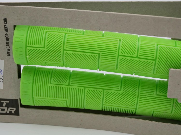 Gripy Dartmoor Block w kolorze zielonym zbliżenie na bieżnik