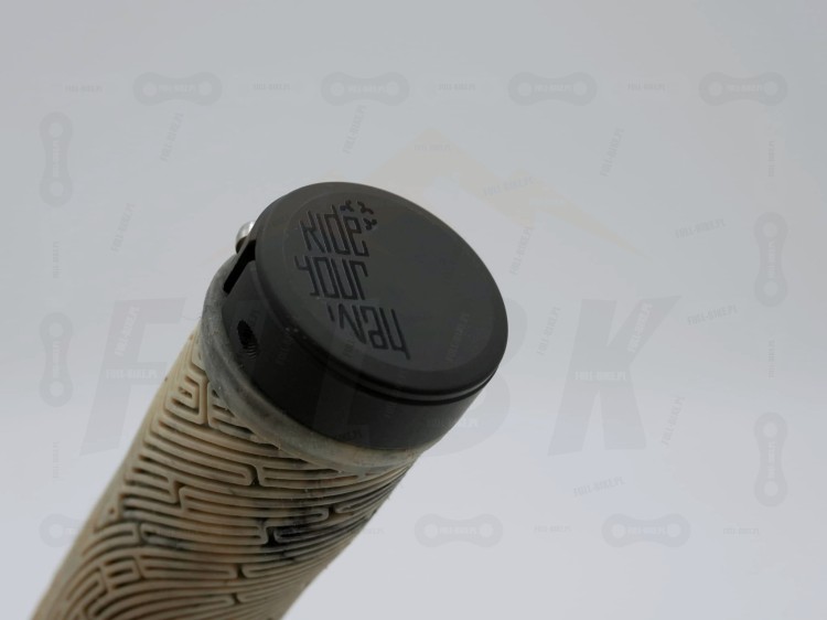 Gripy Dartmoor Maze piaskowe zbliżenie na bar end zatyczkę / zaślepkę kierownicy