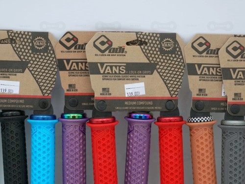 Gripy Odi VANS V2.1 w kolorze czarnym, brązowym, szarym, fioletowym, niebieskim, czerwonym widok z boku