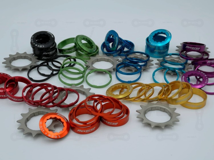 Redukcje Single Speed Reverse HG Kit w kolorze czarnym, fioletowym, niebieskim, błękitnym, czerwonym, zielonym, złotym, pomarańczowym. Widok z boku
