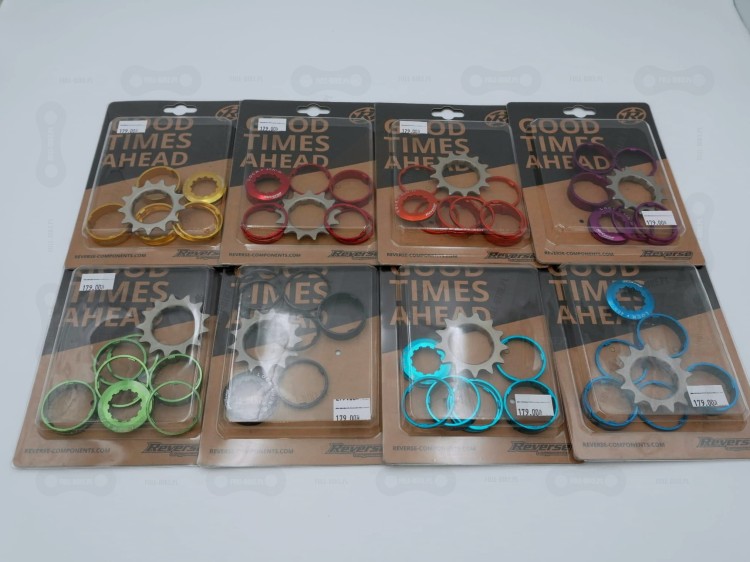 Redukcje Single Speed Reverse HG Kit w kolorze czarnym, fioletowym, niebieskim, błękitnym, czerwonym, zielonym, złotym, pomarańczowym. W opakowaniu. Widok z boku