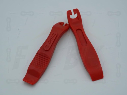 Łyżki do opon Unior w kolorze czerwonym. Widok z góry oraz dołu