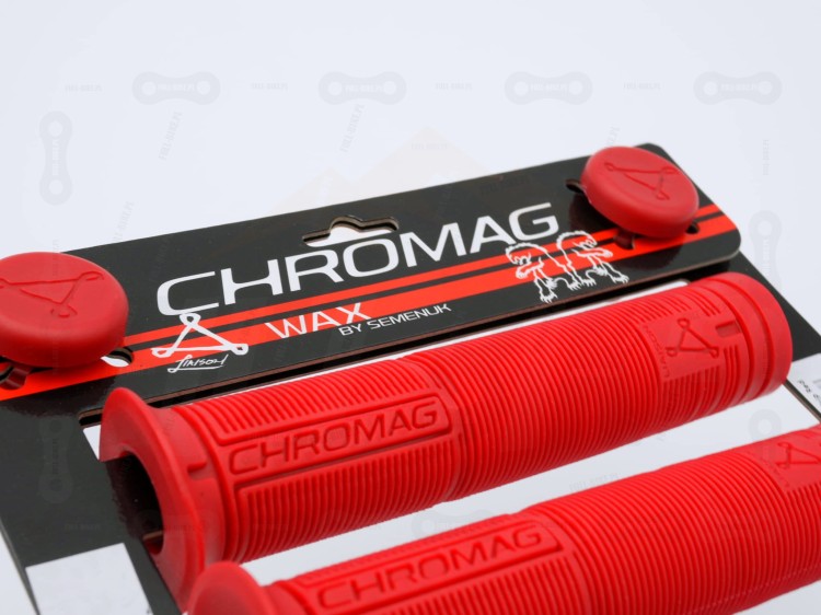 Gripy Chromag Wax. Kolor czerwonym. z etykietą zbliżenie na bieżnik