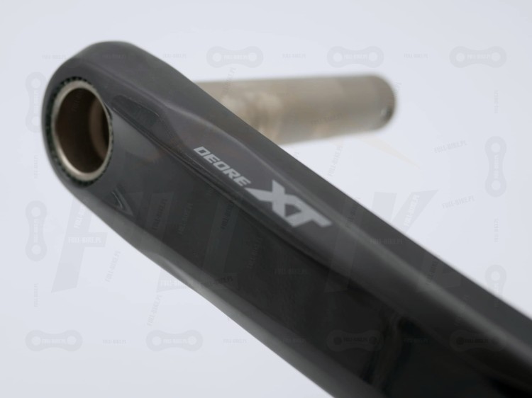 Mechanizm Korbowy Shimano DEORE XT FC-M8100-1 zbliżenie na napis Deore XT