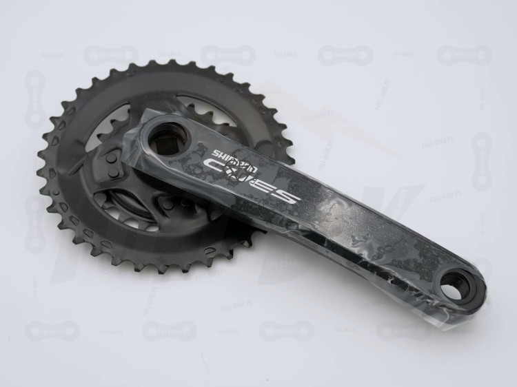 Mechanizm Korbowy Shimano Cues FC-U4000-2B zbliżenie na prawe ramie korby