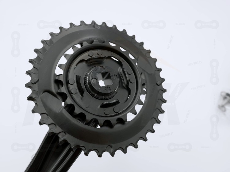 Mechanizm Korbowy Shimano Cues FC-U4000-2B zbliżenie na zębatkę od strony wewnętrznej