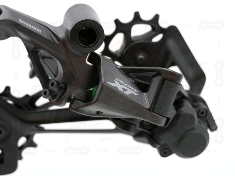 Przerzutka Shimano Deore XT RD-M8100-SGS 12S zbliżenie na napis Deore XT
