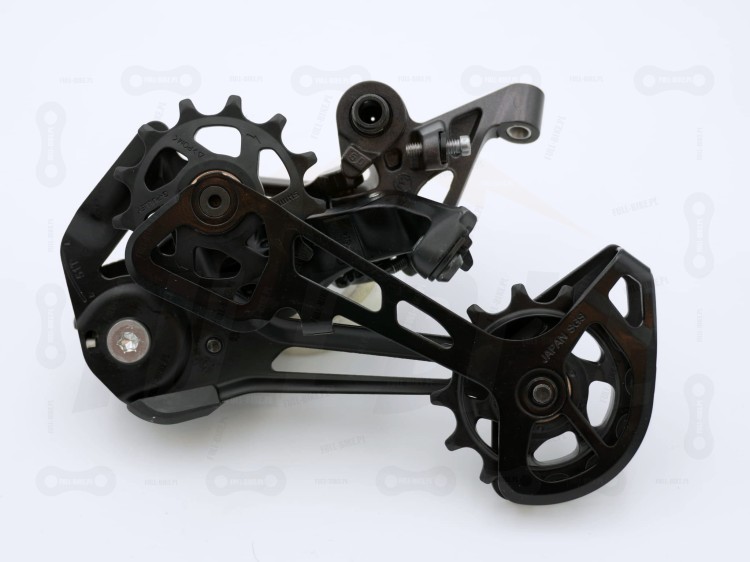 Przerzutka Shimano Deore XT RD-M8100-SGS 12S zbliżenie na wózek przerzutki od wewnętrznej strony