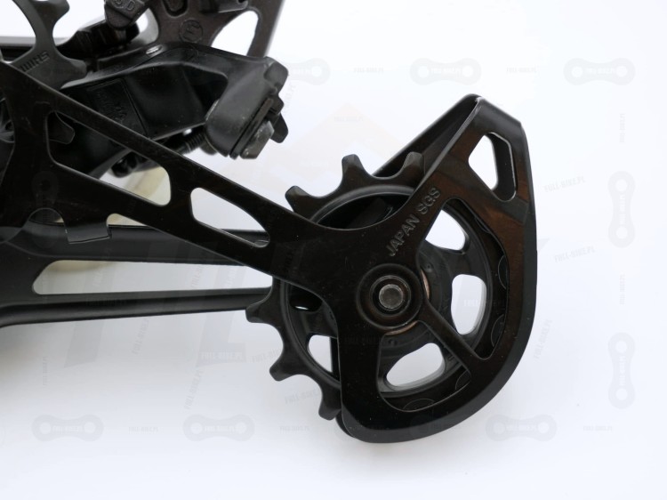 Przerzutka Shimano Deore XT RD-M8100-SGS 12S zbliżenie na dolne kółeczko