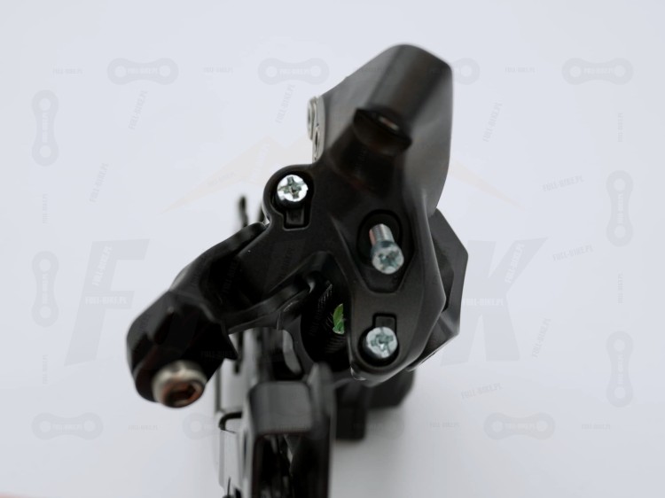 Przerzutka Shimano DEORE RD-M5120-SGS 10/11S zbliżenie na śruby regulacyjne