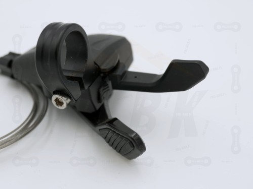 Manetka Microshift Advent SL-M6795-R 9S zbliżenie na przyciski