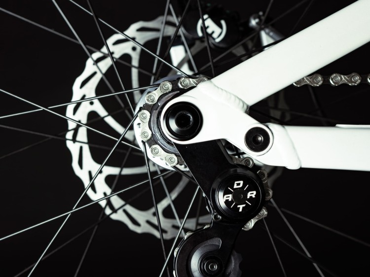 Napinacz Dartmoor Singlespeed UDH założony na rowerze