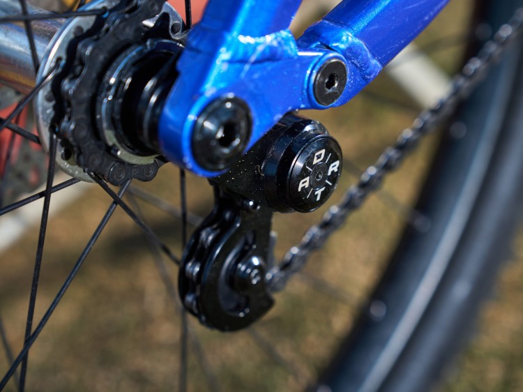 Napinacz Dartmoor Singlespeed UDH założony na rowerze