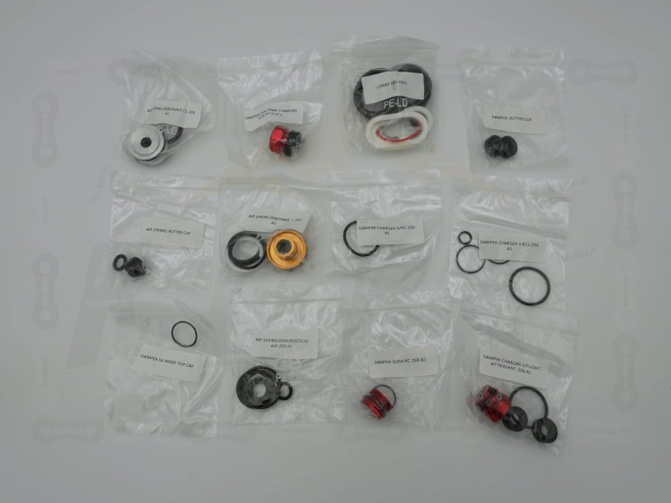 Zestaw Serwisowy Rock Shox Zeb A1/A2 w opakowaniu