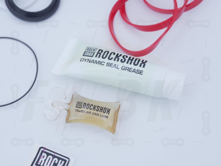 Puszka Powietrzna Rock Shox Deluxe / Superdeluxe Megneg rozebrana zbliżenie na części