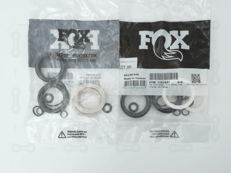 Uszczelki kurzowe do amortyzatora Fox oraz Marzocchi. Na zdjęciu wiadać: Uszczelki kurzowe, gąbeczki, crash washery oraz oring. Rozmiar 34mm