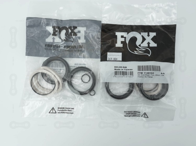 Uszczelki kurzowe do amortyzatora Fox oraz Marzocchi. Na zdjęciu wiadać: Uszczelki kurzowe, gąbeczki, crash washery oraz oring. Rozmiar 40mm