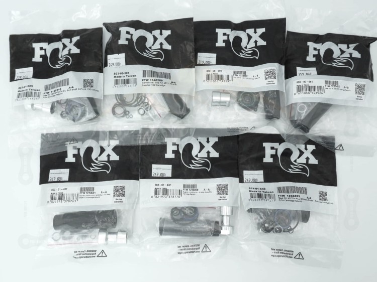 Zestawy do serwisu tłumika Fox Fit4, różne rodzaje