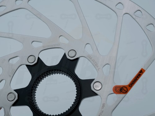 Tarcza hamulcowa Shimano SM-RT64 203mm pod mocowanie centerlock zbliżenie na grawer