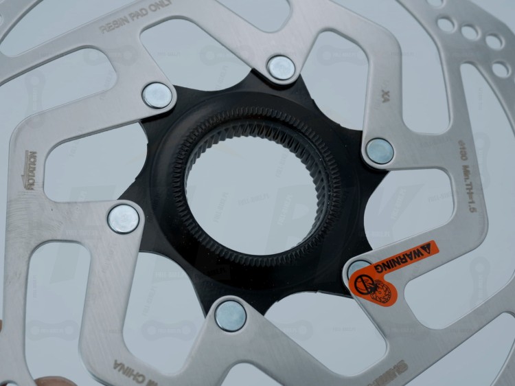 Tarcza hamulcowa Shimano SM-RT10 pod mocowanie center lock, rozmiar 180mm zbliżenie na mocowanie do piasty