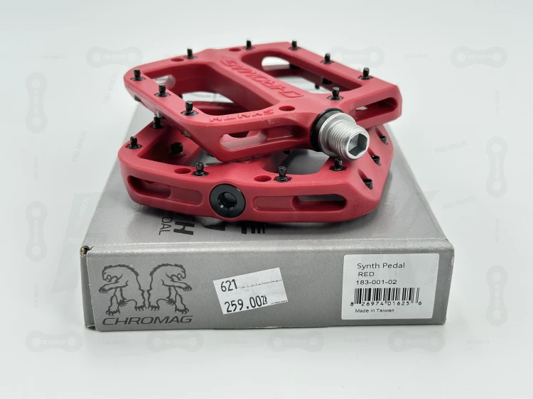 pedały rowerowe Chromag Wax w kolorze czerwonym na tle oryginalnego opakowania
