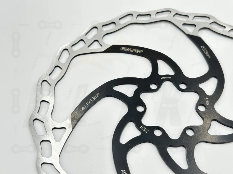 tarcza hamulcowa galfer 1.8mm pod 6 śrub. Rozmiar 203mm zbliżenie na napisy producenta