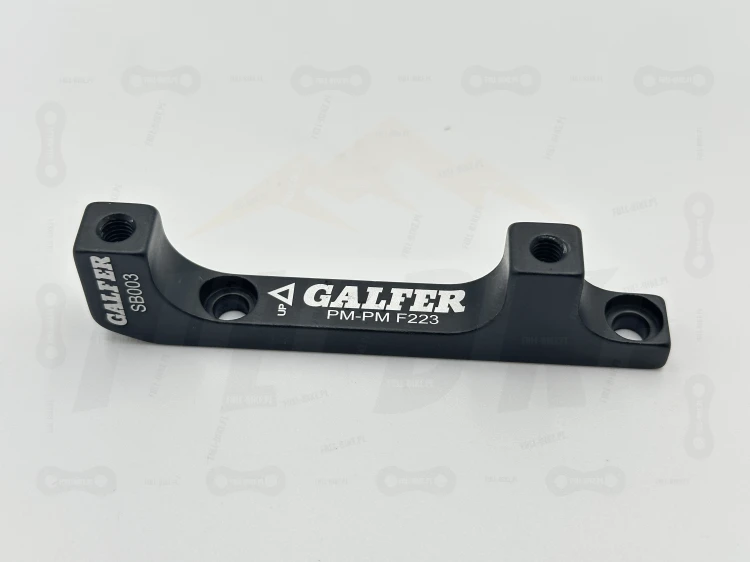 Adapter zaicsku hamulcowego galfer SB003 +63mm. Zbliżenie na oznaczenie producnta