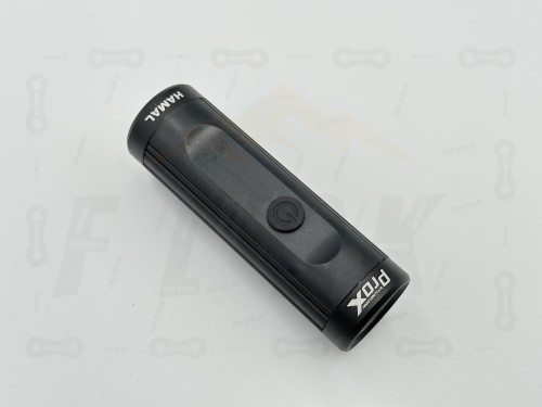 Lampa Przód Prox Hamal 600lm 2600mah zbliżenie na markę producenta oraz model, widoczny również włącznik/wyłącznik lampki