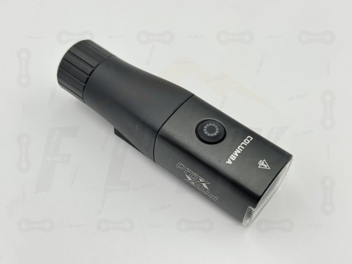 Lampa Przednia Prox Columba 1300lm 5000mAh zdjęcie obrazuje widok z góry, widoczna marka producenta wraz z modelem i przyciskiem do włączania/wyłączania
