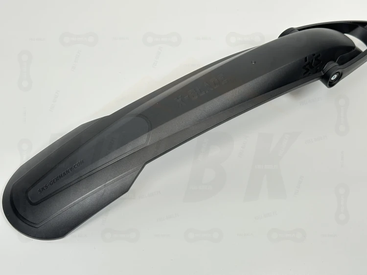Błotnik SKS Blade Set w rozmiar 26"-27,5", zbliżenie na tylni błotnik oraz markę producenta