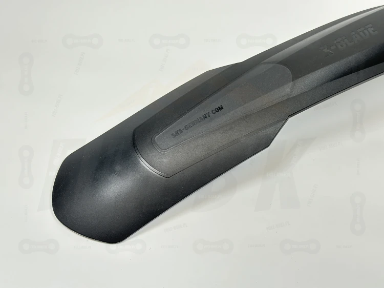 Błotnik SKS Blade Set w rozmiar 27,5-29", zbliżenie na tylni błotnik oraz markę producenta