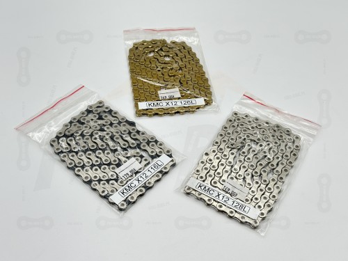 Łańcuch KMC X12 (Różne Warianty) główne zdjęcie trzech wariantów łańcuchów 116L Black/Silver, 126L Gold oraz 128L Silver