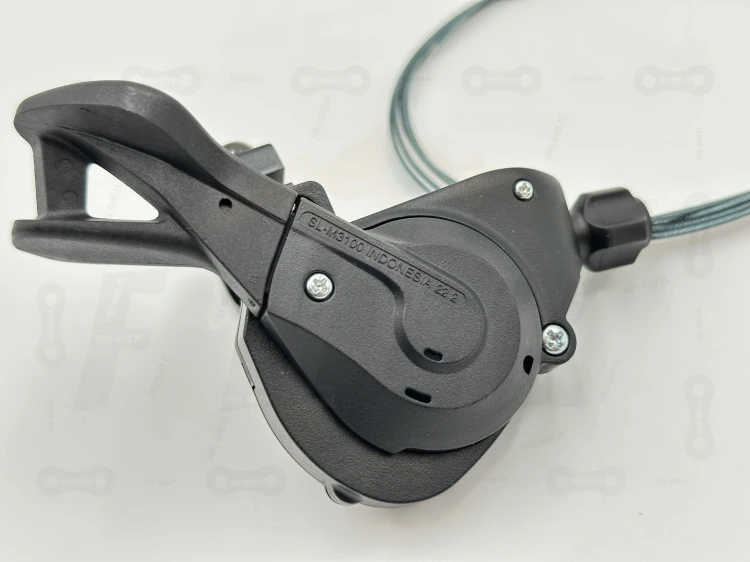 Manetka Shimano SL-M3100 2S OEM główne zdjęcie przedmiotu na którym widać model Alivio, zbliżenie na dokładny numer modelu