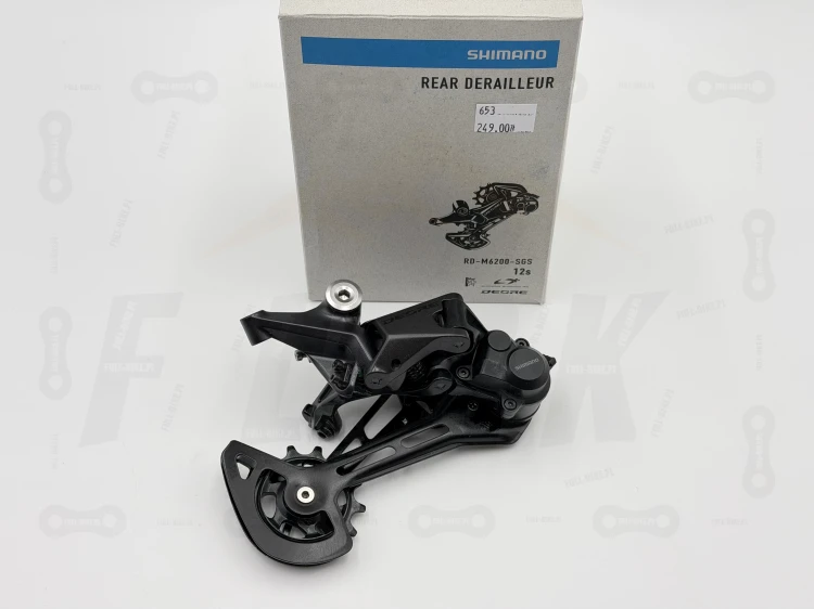 Przerzutka Shimano DEORE RD-M6200-SGS 12S główne zdjęcie produktu, widok na przerzutkę wraz z opakowaniem