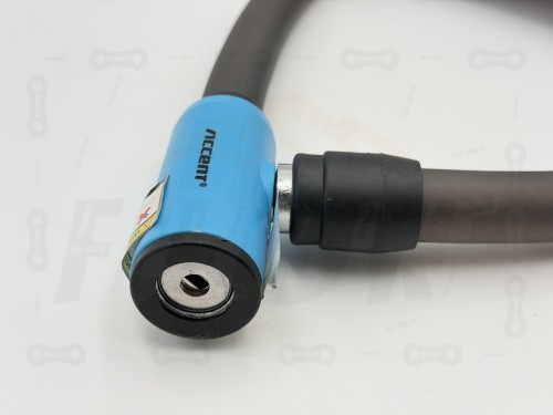 Zapięcie Accent Cable Lock główne zdjęcie wraz z logiem producenta Accent oraz widok na miejsce blokady, miejsce na kluczyk