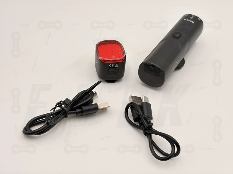 Zestaw Lamp Prox Kappa Set główne zdjęcie lampek wraz z widocznym logiem producenta Prox, widok na miejsca do ładowania oraz okablowanie