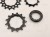 Zębatki Do Kasety Sram PG-1210/1230 11T 13T 15T zdjęcie przedstawia zbliżenie na zębatki