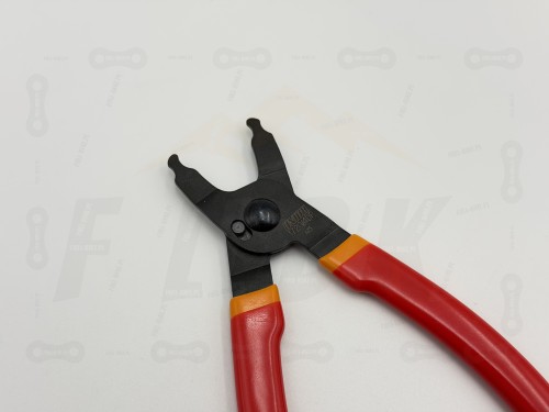 Unior Szczypce Do Spinek Łańcucha Master Link 1720/4DP zbliżenie na element wypinający spinki