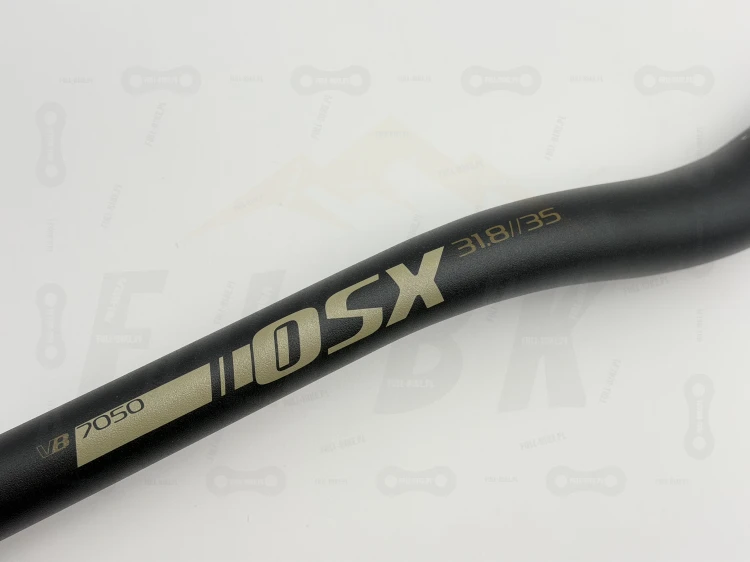 Kierownica Chromag OSX 35 w kolorze czarnym i piaskowym. Widok na napis OSC i rozmiar 31.8//35