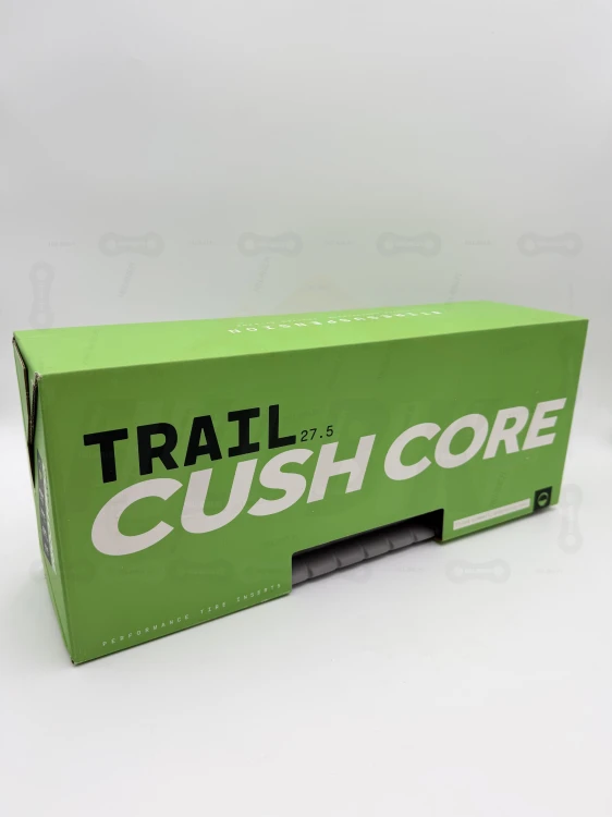 Wkładki Cush Core Trail Set na zdjęciu w głównym opakowaniu w rozmiarze 27,5