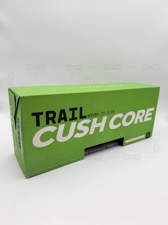 Wkładki Cush Core Trail Set na zdjęciu w głównym opakowaniu w rozmiarze 27,5/29 mullet