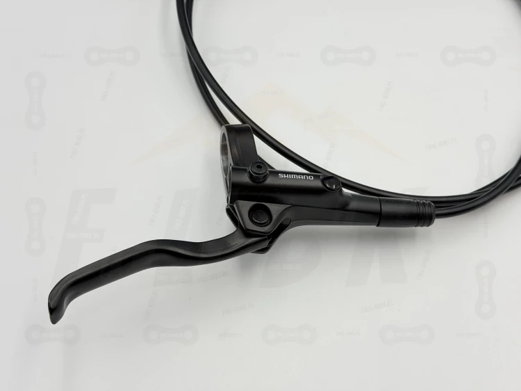 Hamulec tarczowy Shimano Mt-200 zbliżenie na klamkę hamulcową
