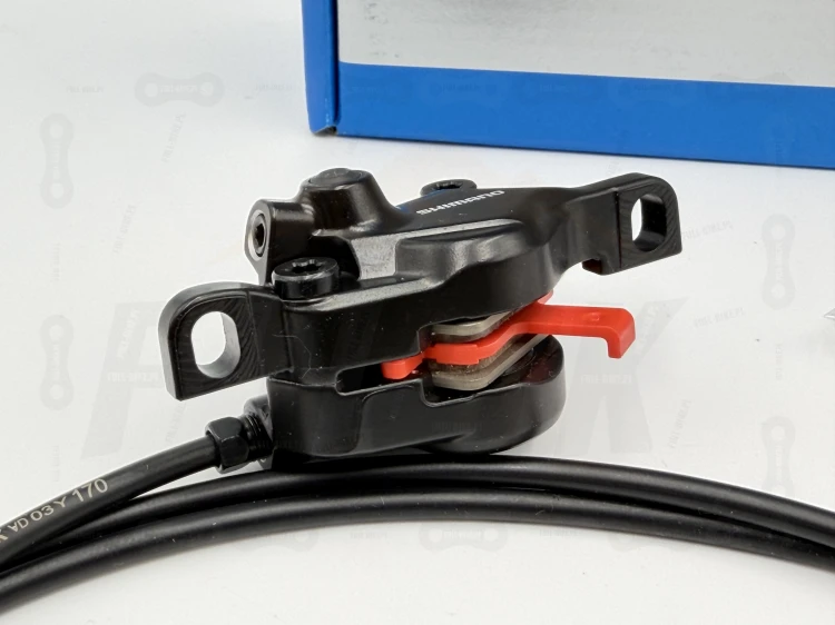 Hamulec tarczowy Shimano Mt-401/410 zbliżenie na zacisk hamulcowy
